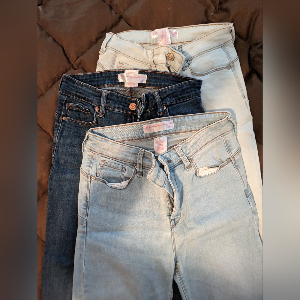 No Boundaries set of 3 high rise jeans size 5